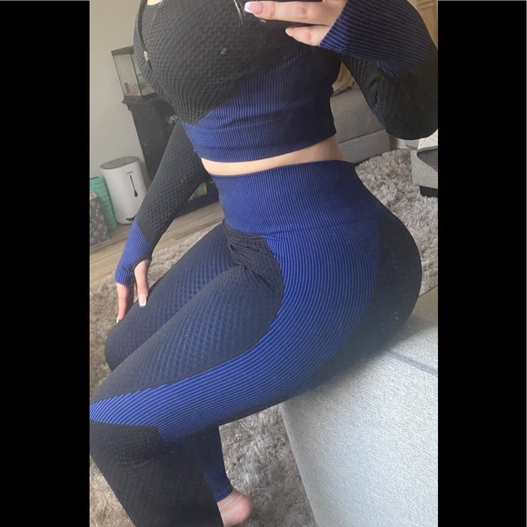 BRAND NEW 2 PIECE WOMENS TRACKSUIT/ WORKOUT OUTFIT. (BLUE/BLACK) - Picture 3 of 5
